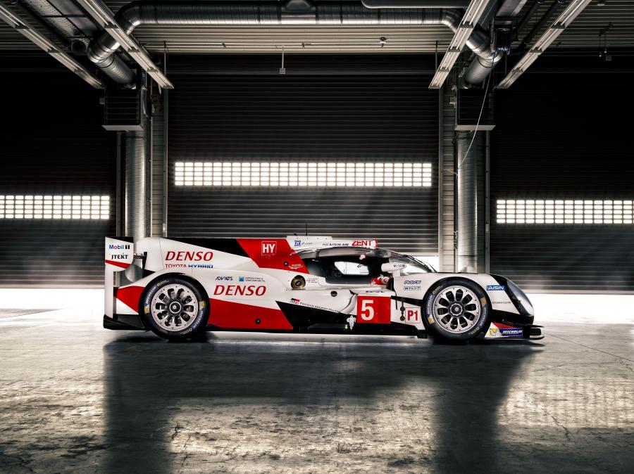  Toyota TS050 Hybrid 2016 года  (фото 21 из 27)